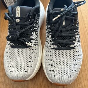 Women’s UA Infinite Elite Running Shoes, Size 7.5